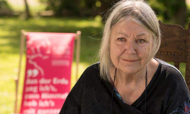 Sie ist die älteste Autorin, die je den Bachmann-Preis gewonnen hat: Helga Schubert wollte bereits einmal 1980 antreten – doch damals wurde ihr die Ausreise verwehrt.