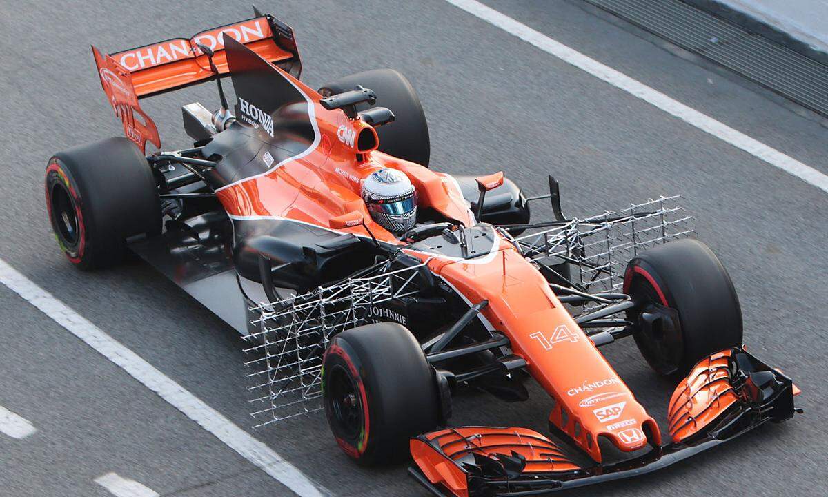McLaren-Honda will mit dem MCL32 neu durchstarten. Stoffel Vandoorne ist ebenfalls neuer Fixstarter im Cockpit, allerdings sprang der Belgier letztes Jahr schon einmal für den verletzten Fernando Alonso in Bahrain ein. Piloten: Fernando Alonso (ESP), Stoffel Vandoorne (BEL)