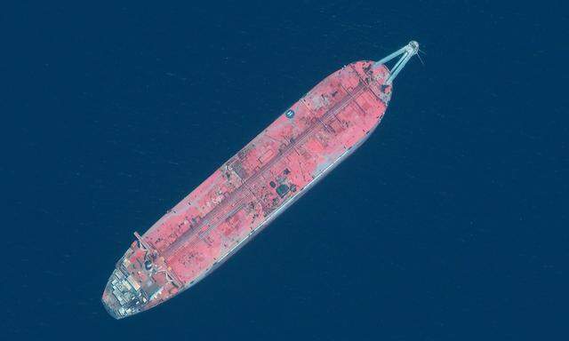 YEMEN-US-OIL-TANKER-ENVIRONMENT