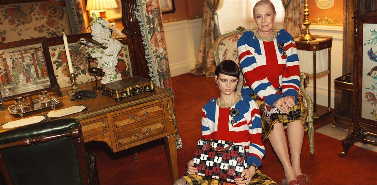 Ganz als britische Lady wurde Oscargewinnerin Vanessa Redgrave für die Gucci-Cruise-Kampagne im und vor dem imposanten Chatsworth House in Großbritannien inszeniert.
