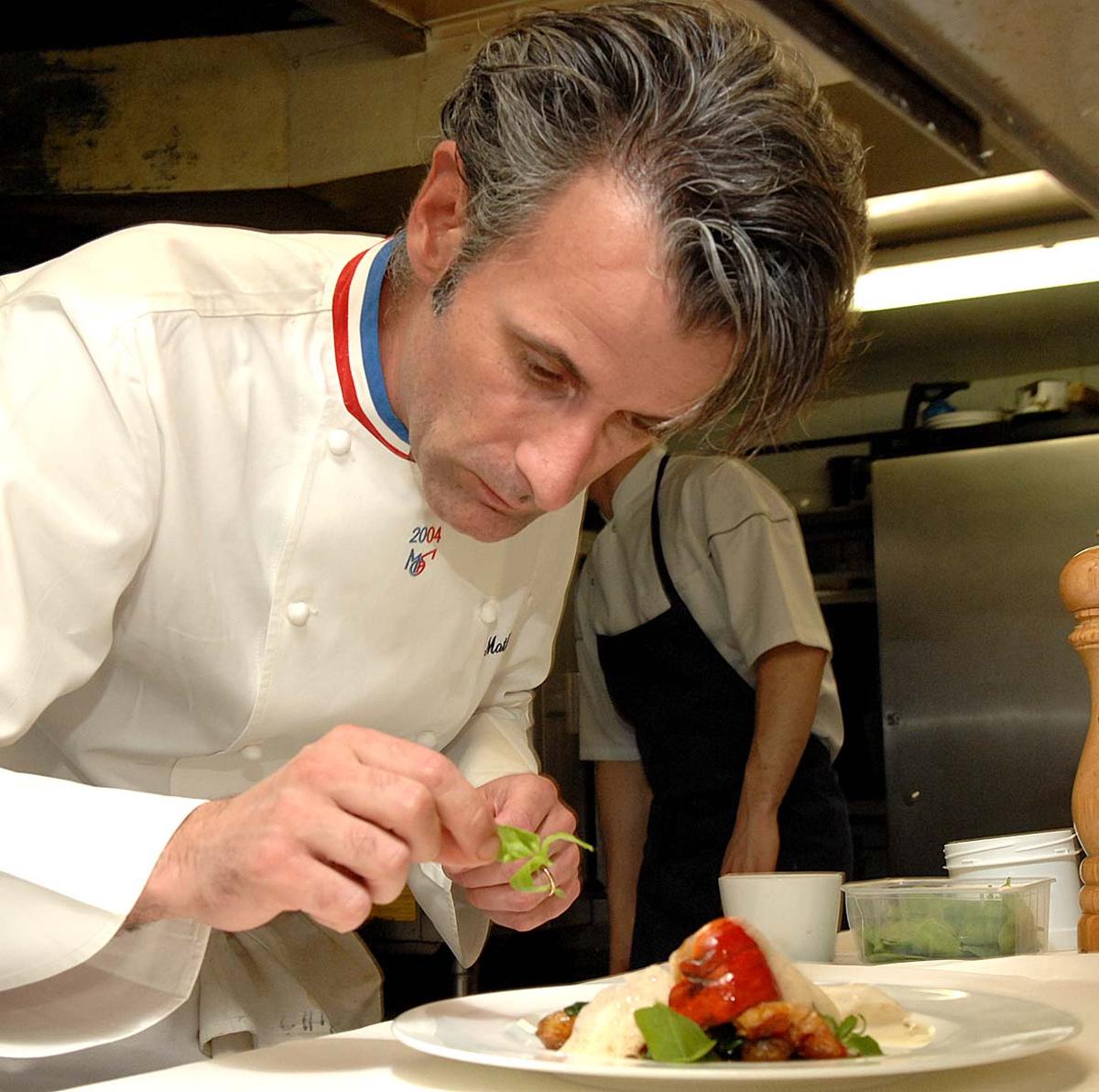 Mathieu Viannay kocht für Sie ein 2-Sterne-Dinner im Restaurant „La Mère Brazier“.