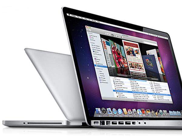 Auf den ersten Blick hat sich beim Mac OS kaum etwas geändert. Die größten Änderungen stecken schließlich auch unter der Haube. Schneller, stabiler, effizienter - so will Apple seinen Schneeleoparden verstanden haben. Was aber soll das konkret heißen? Der neue Geschwindigkeitsschub macht sich bereits bei der Installation bemerkbar. Diese soll nämlich um fast die Hälfte schneller verlaufen. Außerdem belegt Mac OS X 10.6 nur noch halb so viel Festplattenspeicher als sein Vorgänger.