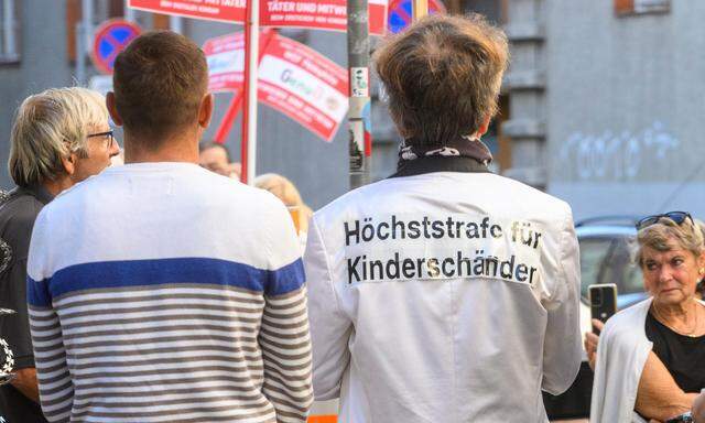 Ein Protest in Wien rund um den Teichtmeister-Prozess.