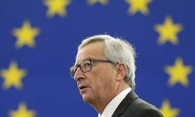 European Commission President Juncker arrives to address the European Parliament to present a plan on growth, jobs and investment in Strasbourg