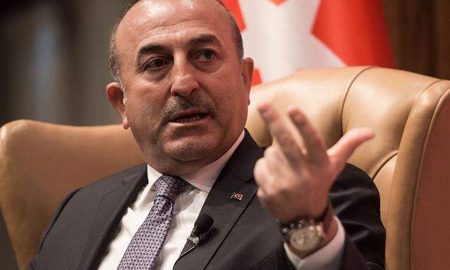 Der türkische Außenminister Mevlüt Cavusoglu fordert Visafreiheit für Türkein in der EU.