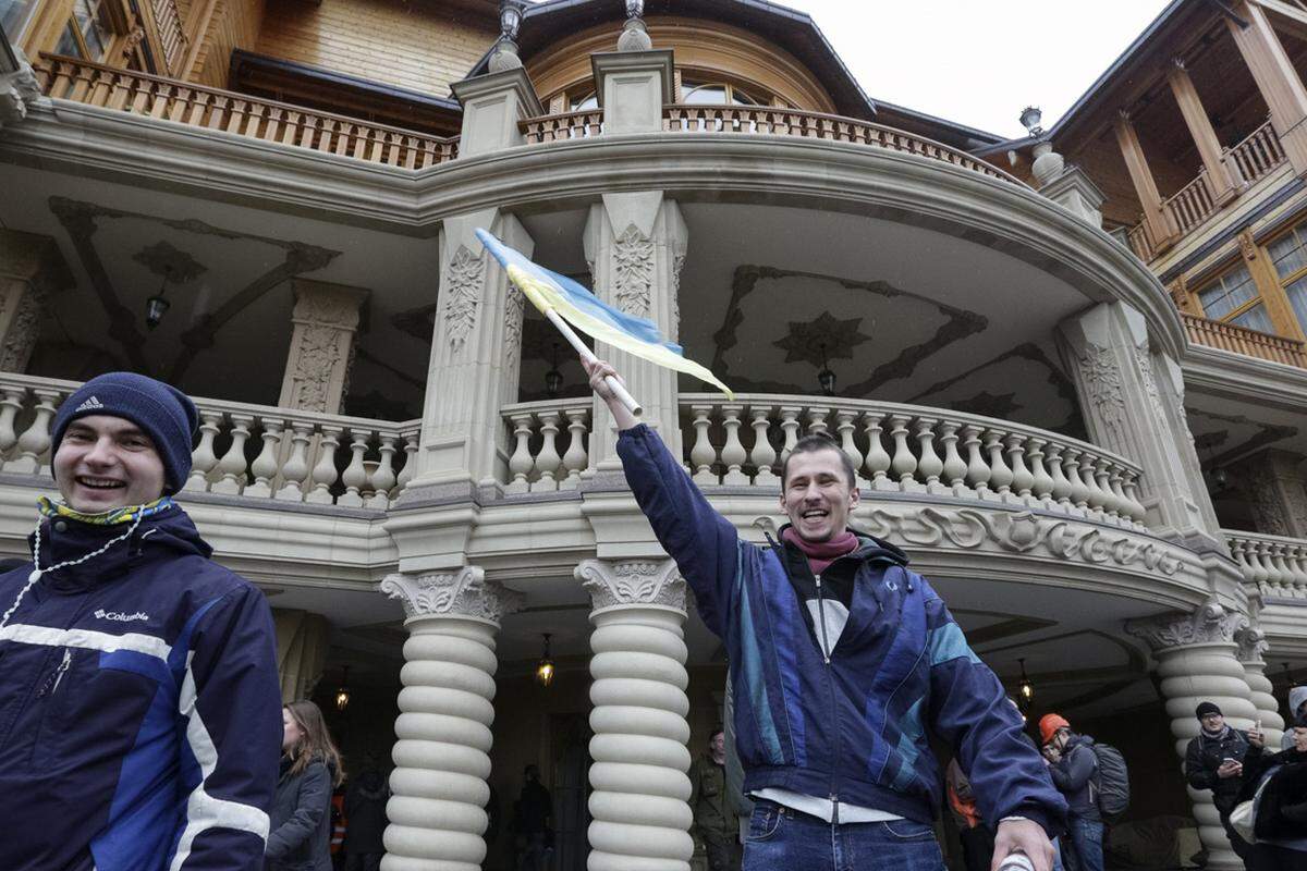 Wofür die Residenz künftig verwendet wird, ist noch unklar. Derweil hat einmal das Volk von ihr Besitz ergriffen.