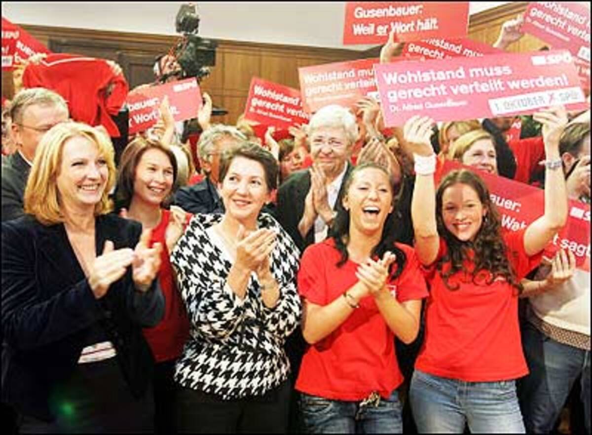 Von seinen Fans wurde die kurze Ansprache des SP-Chefs mit "Gusi, Gusi"-Rufen begleitet.