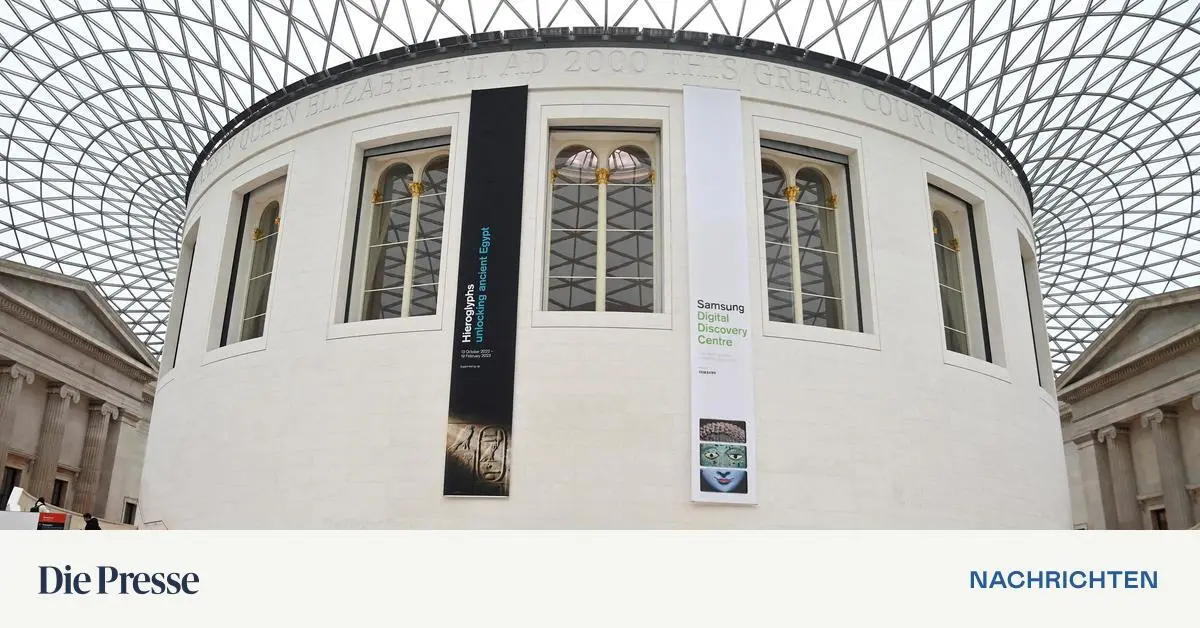 Director of the British Museum resigns over a wave of theft