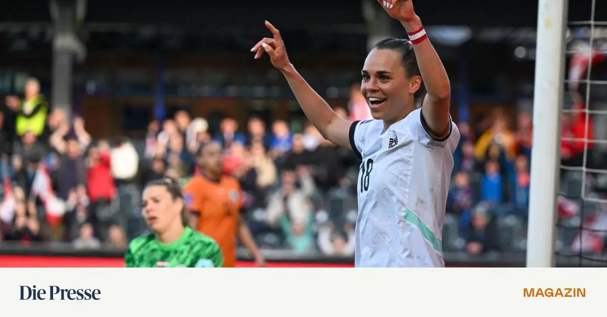 Julia-Hickelsberger-ber-Emotion-Druck-und-Chaos-bei-Galatasaray-So-viel-mehr-als-ein-Fu-ballverein-premium-