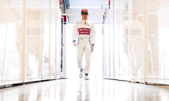 Kimi Räikkönen ist der Veteran der Fahrerszene, der Finne genießt Kultstatus und hält Alfa Romeo auf Trab. 