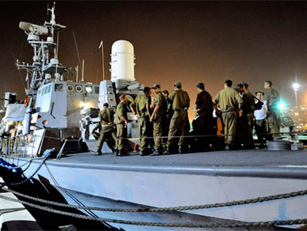 Das israelische Militär stürmt ein Schiff der internationalen "Solidaritätsflotte" mit Hilfsgütern für die Palästinenser im Gazastreifen. Neun Aktivisten werden getötet.