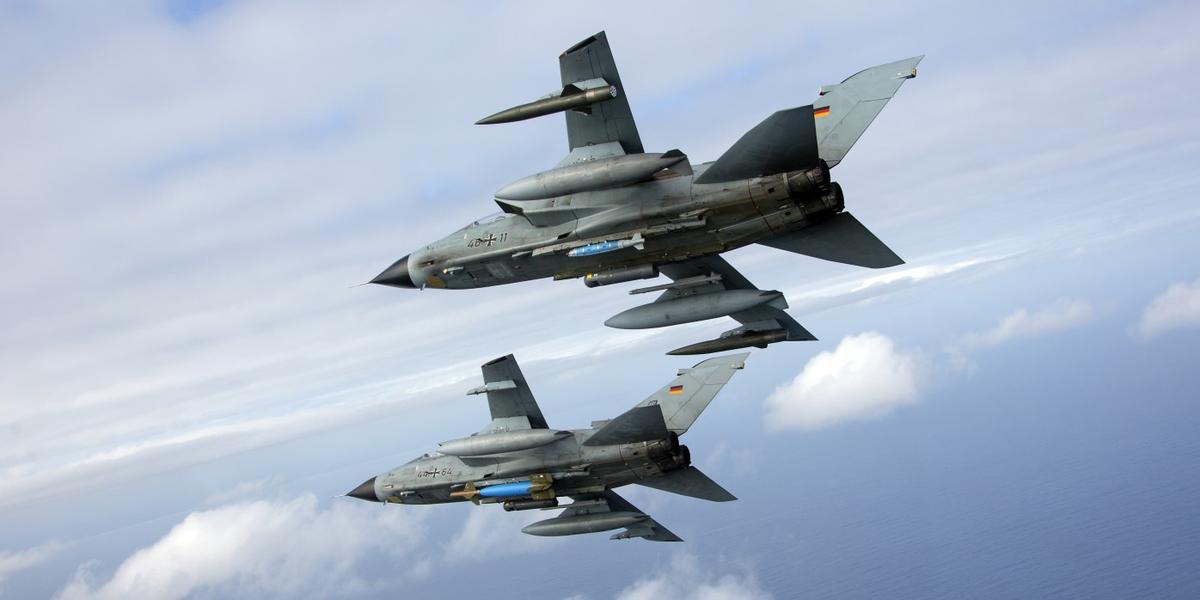 Tornados mit lasergelenkten Bomben bei Übung über Südafrika, März 2017