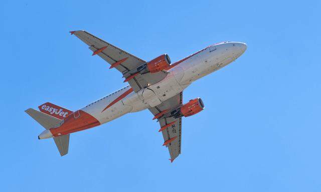 Easyjet-Mitarbeiter bekommen eine Gehaltsanpassung, die der hohen Inflation gleich kommt.