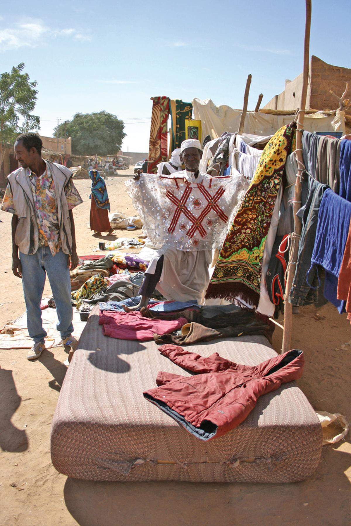 Viele Faktoren haben zum Niedergang der afrikanischen Textilindustrie beigetragen.