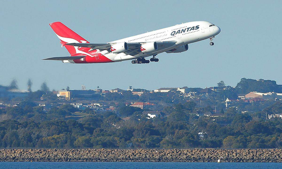 Das Ende besiegelte dann schließlich die australische Fluggesellschaft Qantas, die im Februar 2019 ihre Order zum Kauf von acht Airbus-Superjumbos zurückzog. Am 14. Februar kündigte Airbus das Aus für den A380 an.