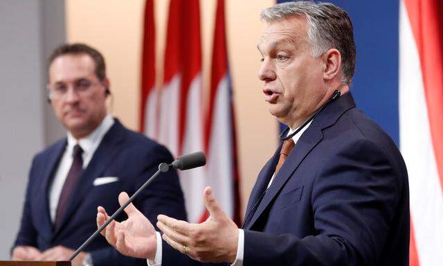 Ungarns Premier Orbán sprach von einer „außerordentlichen Jagdsaison“ auf „unsere österreichischen Freunde“ (Im Bild mit Heinz-Christian Strache bei einem Treffen Anfang Mai).