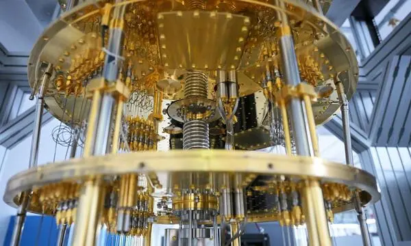 Quantencomputer werden die Welt der Kryptografie noch auf den Kopf stellen. Die Industrie arbeitet an einem Standard, um sensible verschlüsselte Dateien weiter vor fremden Augen zu schützen. 