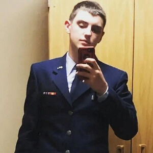 Schnappschuss beim Selfie: Jack Douglas Teixeira von der US Air National Guard. Das FBI hat ihn wegen der mutmaßlichen Verbreitung von Geheimdokumenten verhaftet.