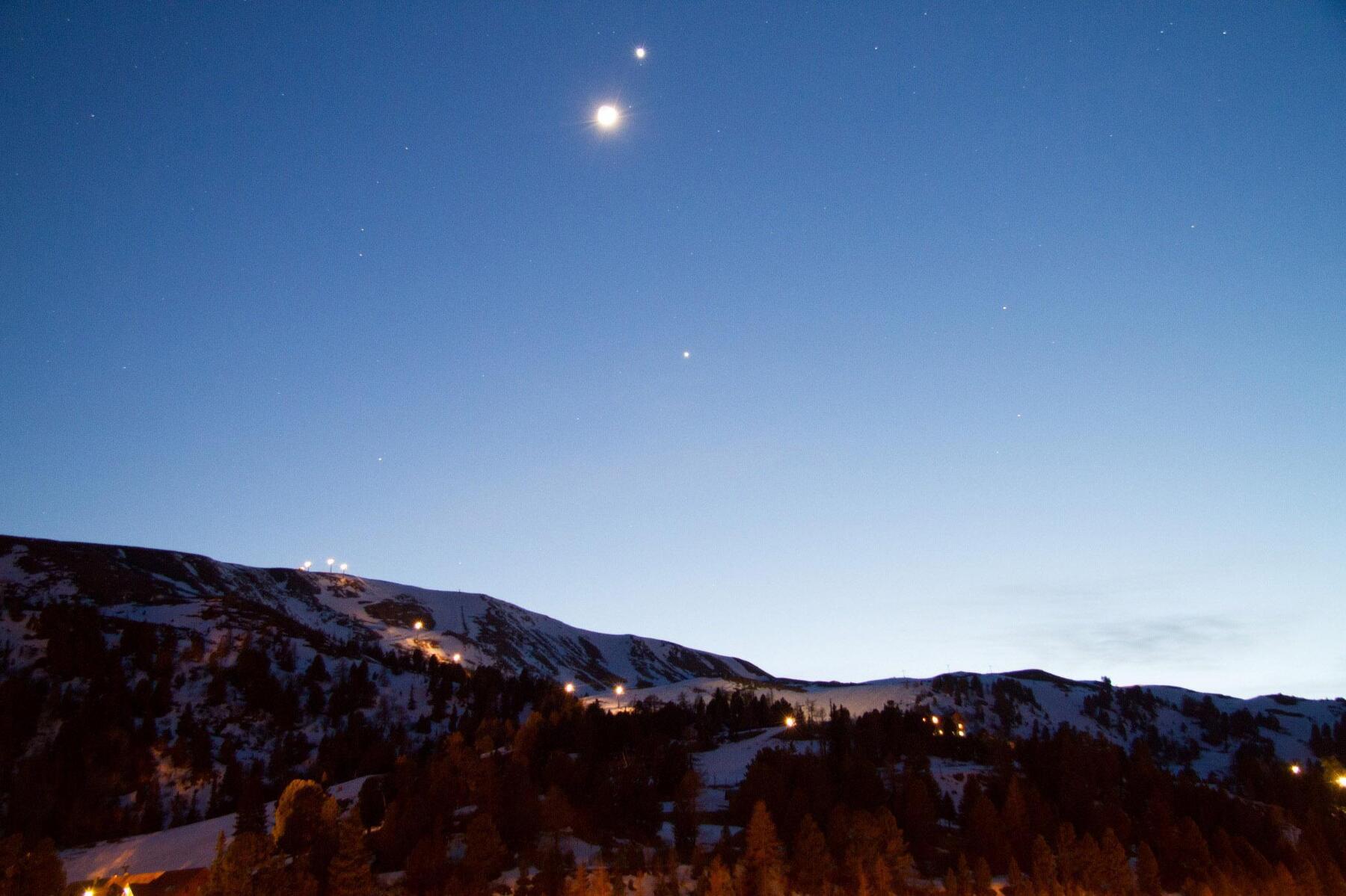 Doppelgestirn: Venus und Jupiter am Abendhimmel