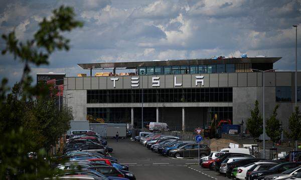 Der US-Elektroautopionier Tesla plant nach Informationen eines Insiders für seine deutsche Fabrik die Produktion eines neuen Einstiegsmodells.
