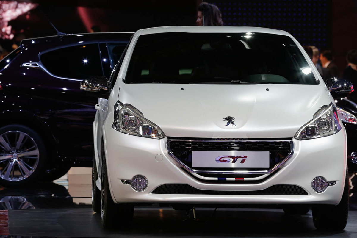 Der Peugeot 208 feierte im Frühjahr seine Weltpremiere. Die Sportversion haben sich die Franzosen aber für den Pariser Autosalon aufgehoben. 200 PS leistet der 208 GTI.