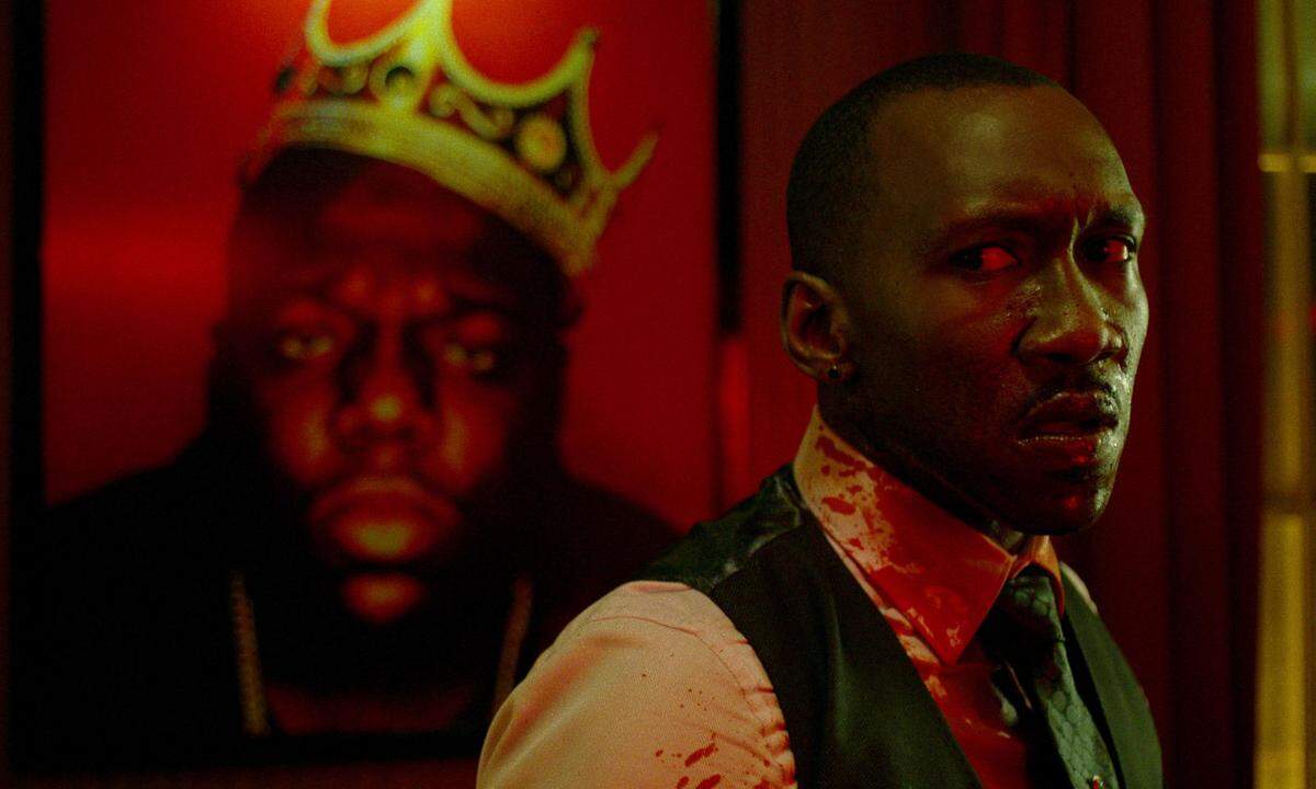 Mit seiner nächsten Serienrolle beeindruckte Ali im Vorjahr Zuseher und Kritiker: In der Netflix-Produktion "Marvel's Luke Cage" spielte er des Gangster und Nachtclubbesitzer Cornell Stokes, genannt Cottonmouth. 