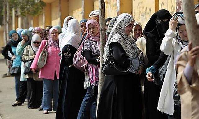 Historische Wahl: Ägypter stehen Schlange