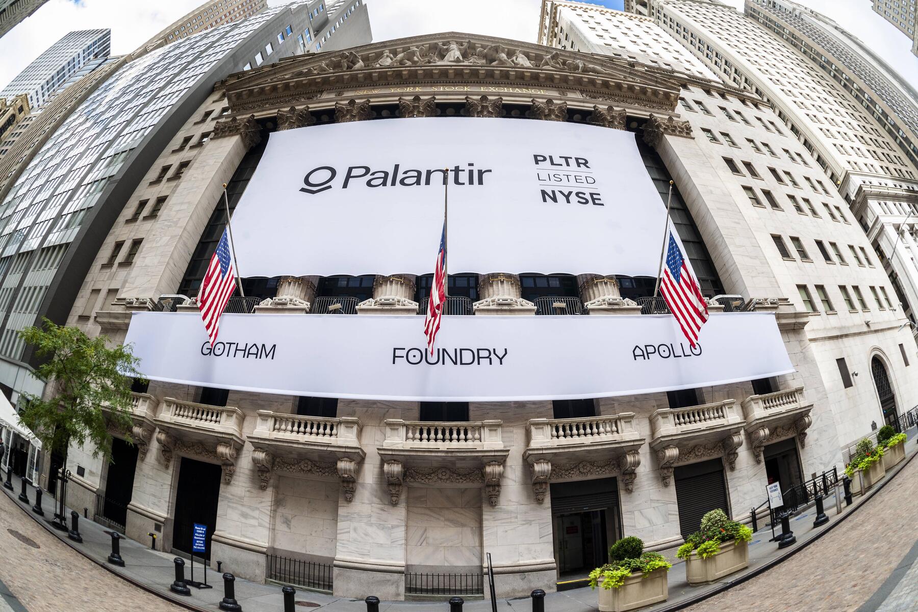 Palantir reports revenue growth of more than 90 percent