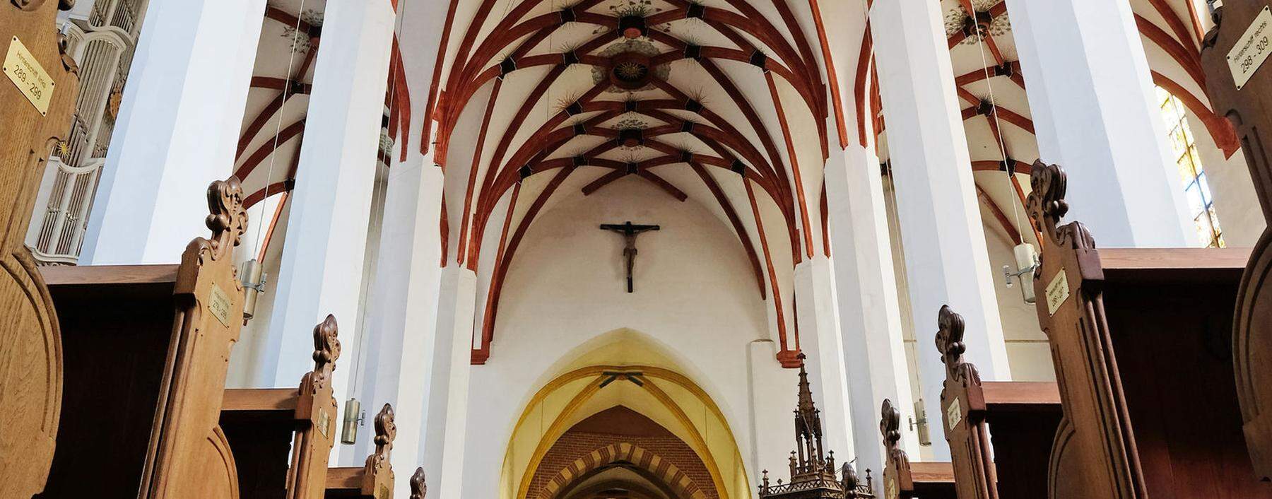 Gotische Gewölbe als „Lautsprecher des Mittelalters“: Netzrippengewölbe der Thomaskirche in Leipzig, wo Bach die letzten 27 Jahre seines Lebens wirkte.
