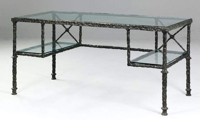 Für den Schreibtisch von Diego Giacometti erzielte das Dorotheum 2010 205.560 Euro. Das ist bis heute eines der teuersten Objekte.