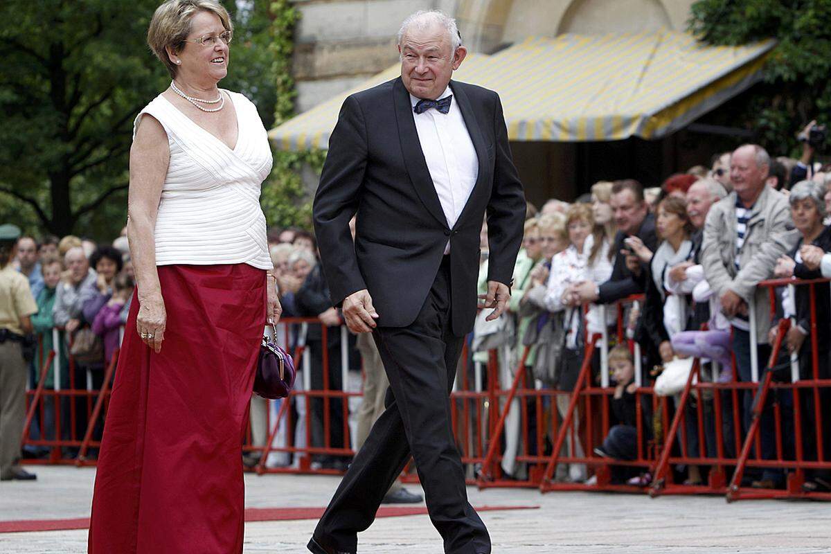 ... der frühere bayrische Ministerpräsident Günther Beckstein mit Ehefrau Marga und ...