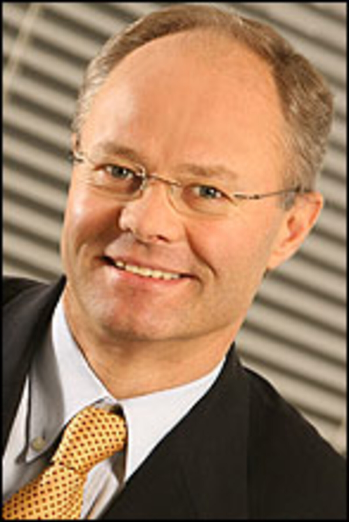 Christoph Oberhauer (46), lange Jahre Mitglied der Almdudler Geschäftsleitung, hat nach seiner Tätigkeit als selbstständiger Unternehmensberater wieder eininteressantes Angebot angenommen. Der Marketingprofi ist für die Firma Walter Niemetz Süsswarenmanufaktur in Zukunft als Verkaufs- und Marketingdirektor tätig.