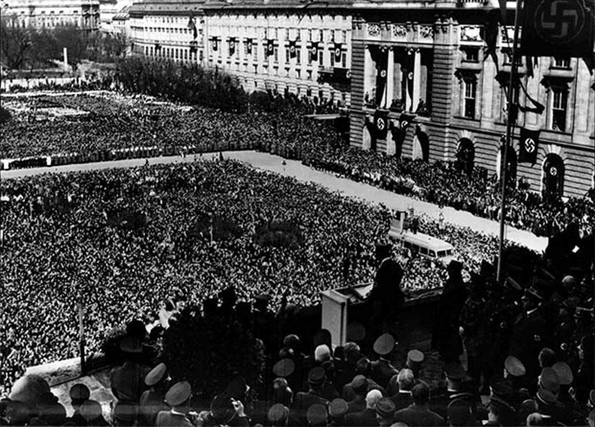 Wien Heldenplatz 15 März 1938 4000