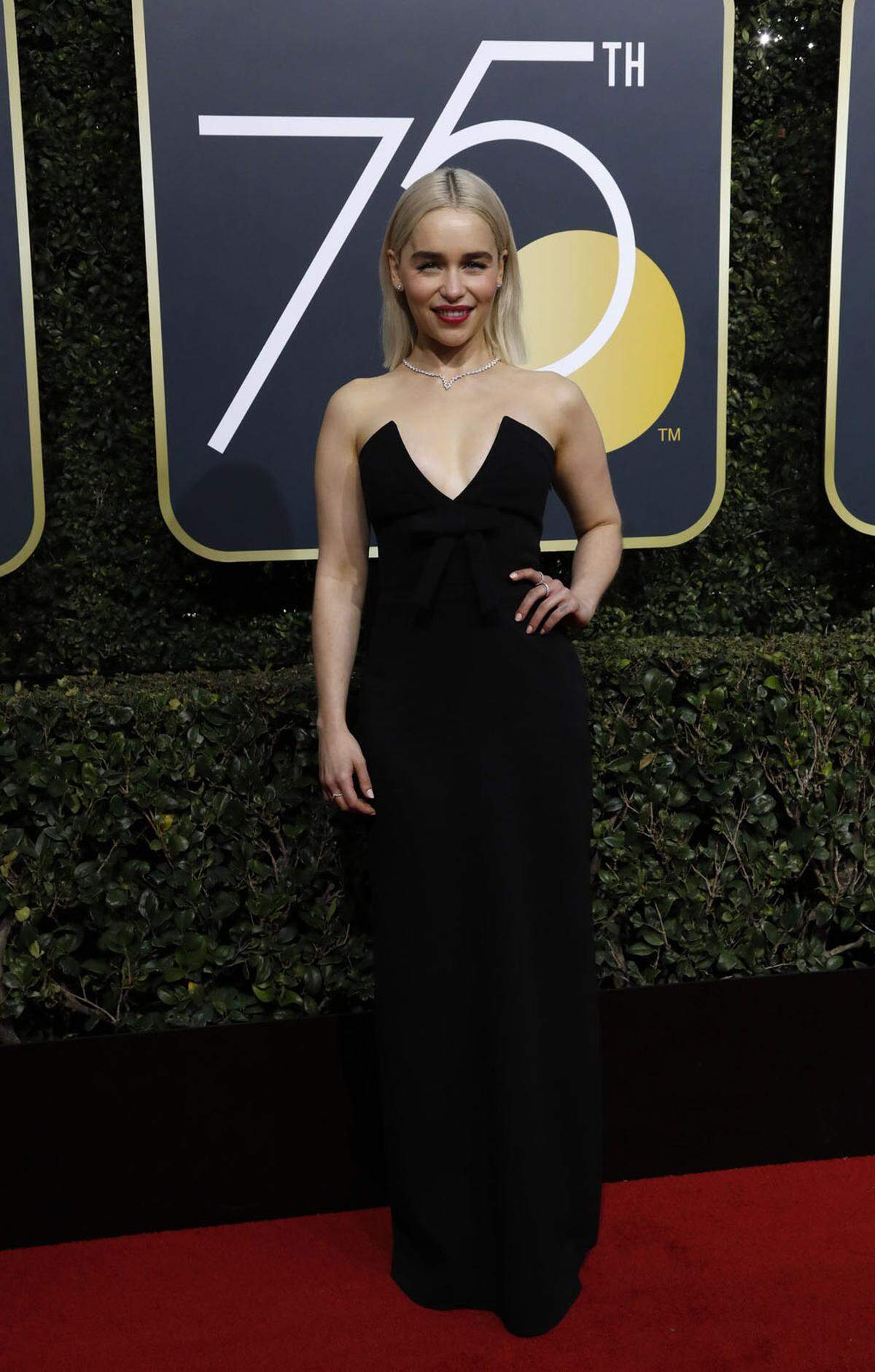  Emilia Clarke in Miu Miu.