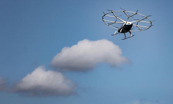 Das elektrische Flugtaxi von Volocopter bei einem seiner letzten Demonstrationsflüge. 