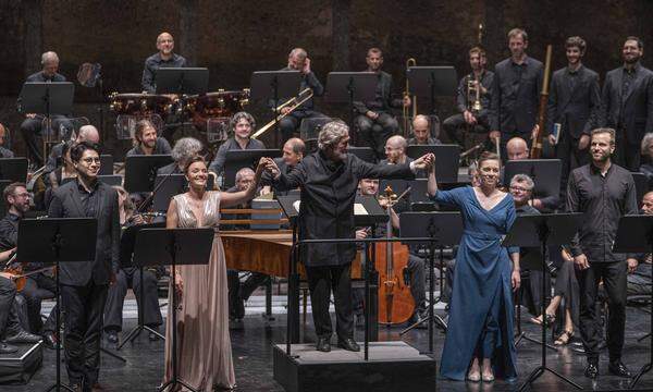 Wenn Jordi Savall mit La Capella Nacional de Catalunya und Le Concert des Nations Haydns Oratorium interpretiert, dann ist es die geliebte, altbekannte und zugleich klanglich neue, weil mit alten Instrumenten aufbereitete Welt, die da in Musik erschaffen wird. 