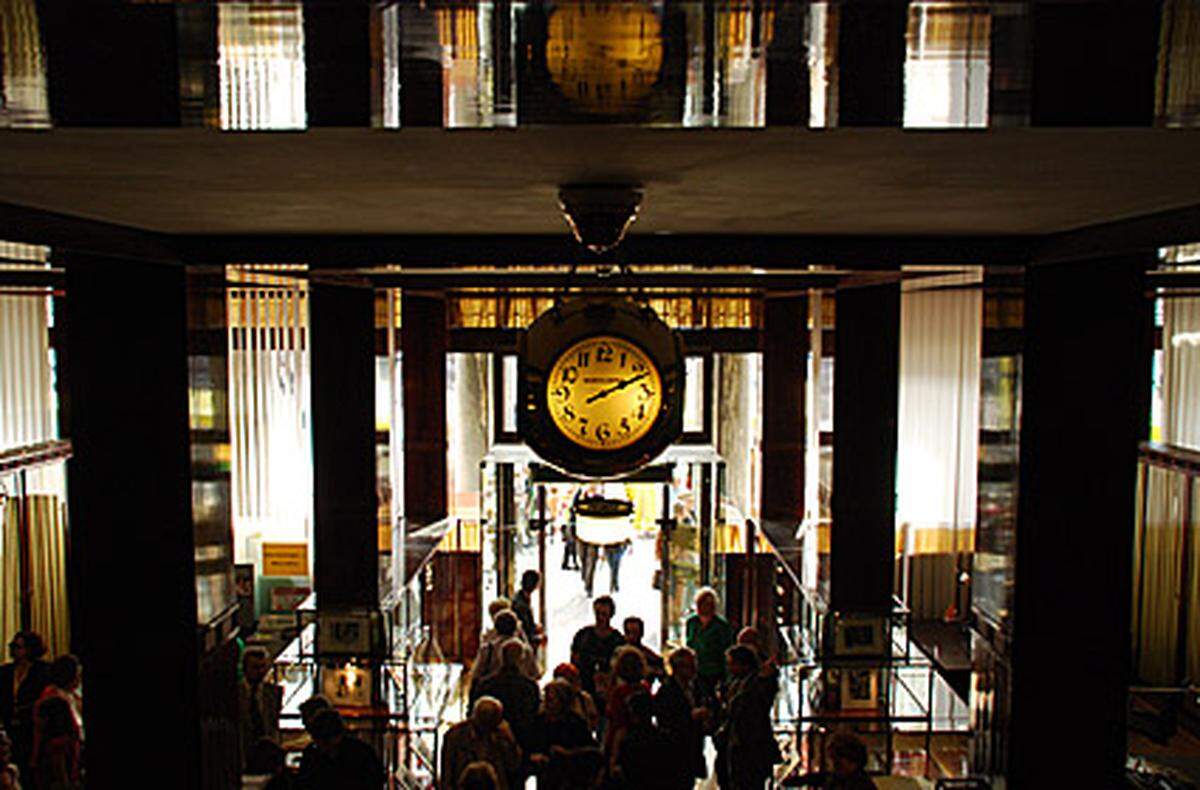 Zum 100-Jahr-Jubiläum öffnete die Eigentümerin Raiffeisenbank Wien zum "Tag des Denkmals" die Türen des Looshauses und bot Interessierten einen seltenen Einblick in den Architektur-Klassiker.