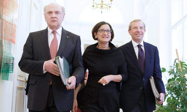 Wilfried Haslauer (r.) und Johanna Mikl-Leitner (neben Erwin Pröll) wollen nicht im Nationalratswahlkampf untergehen.