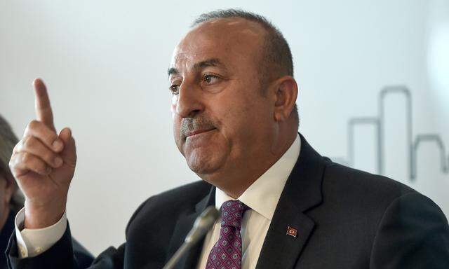 Der türkische Außenminister, Çavuşoğlu, trifft heute seinen deutschen Amtskollegen, Sigmar Gabriel.