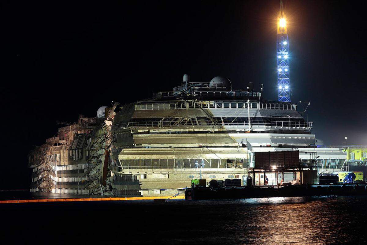 Die spektakuläre Operation des Kreuzfahrtschiffs "Costa Concordia" konnte am 17. September 2013 erfolgreich abgeschlossen werden.