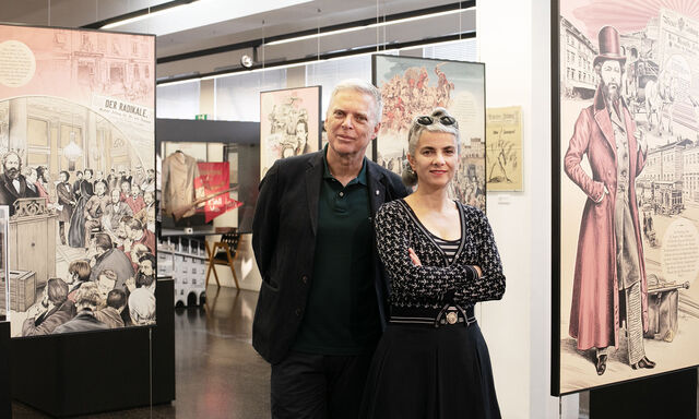 Werner und Lilli Bauer mit Karl Marx im Waschsalon im Karl-Marx-Hof.