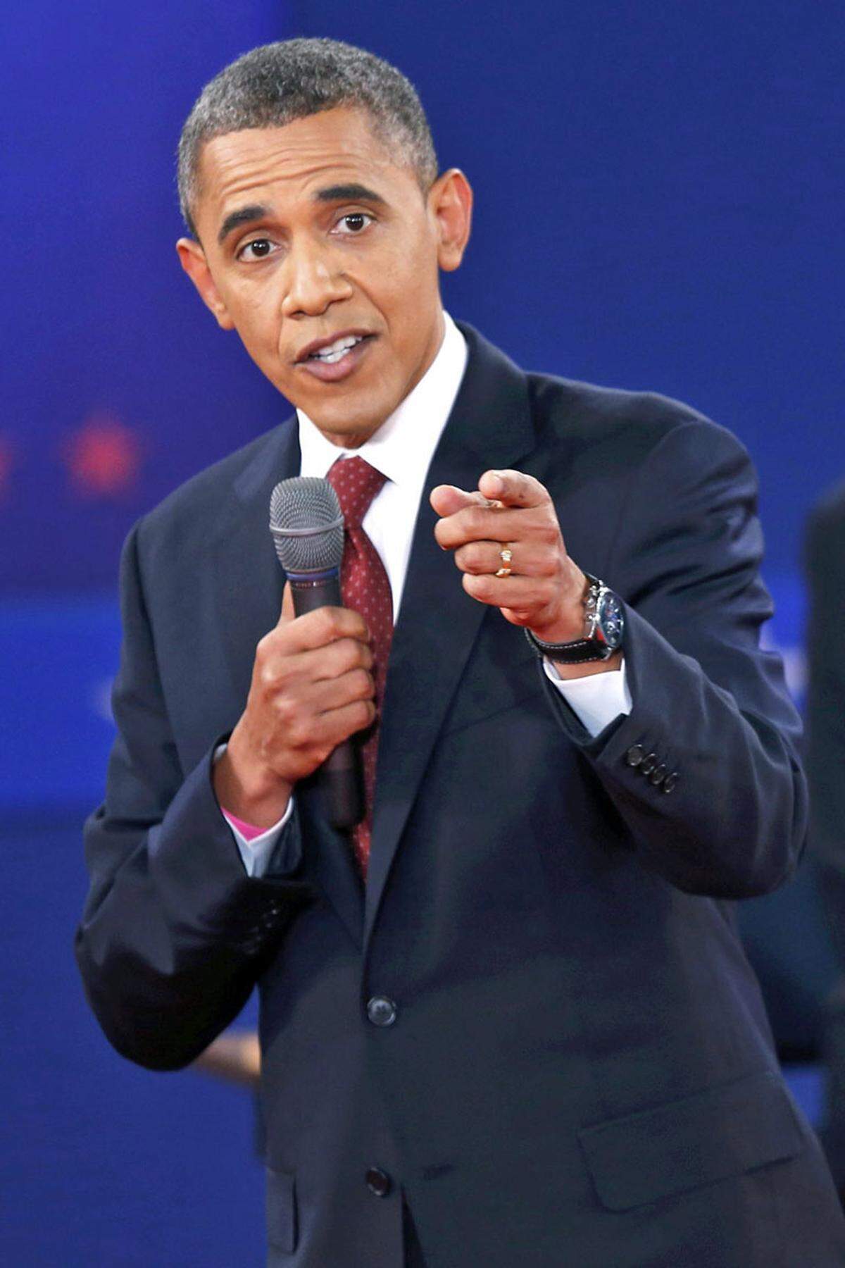 "Er zeigte den Kampfgeist, den er in der erste Debatte vor zwei Wochen nicht gezeigt hat", kommentierte die "New York Times" die Performance von Obama nur Minuten nach dem Rededuell.