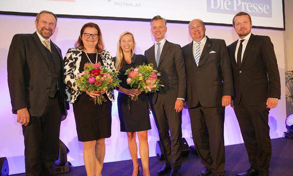 ÖNK-Vizepräsident Michael Lunzer, IFN-Gesellschafterin Anette Klinger, Familienministerin Juliane Bogner-Strauss, Bankhaus Spängler-Vorstandssprecher Werner G. Zenz, BDO-Partner Andreas Thürridl und "Die Presse"-Vorsitzender der Geschäftsführung Herwig Langanger (v.l.)