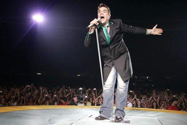 Drei Jahre ist es her, dass Robbie Williams mit "Rudebox" die Charts stürmte und anschließend in der Versenkung verschwand - zumindest musikalisch. Doch jetzt ist es wieder so weit, der 35-jährige Popsänger traut sich erneut auf die Bühnen dieser Welt: Am 9. November erschien sein elftes Album "Reality Killed The Video Star".