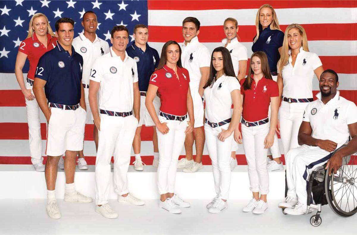 Das US-amerikanische Team wurde von Ralph Lauren ausgestattet. Da darf auch ein übergroßes Polo-Pony nicht fehlen.