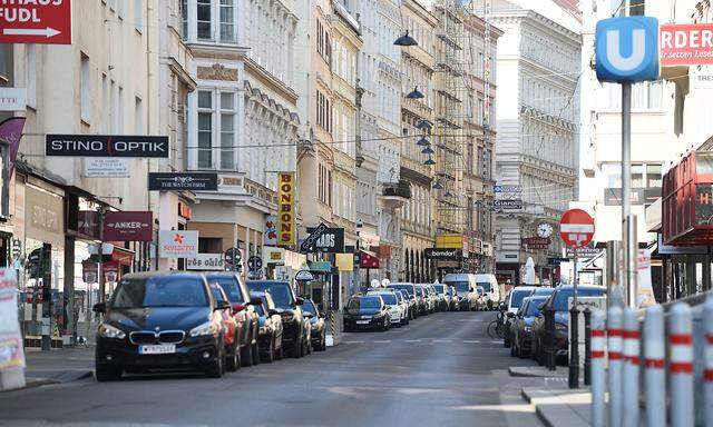 Im ersten Lockdown im Frühjahr 2020 waren Österreichs Straßen (am Bild die Wiener Wollzeile) wie ausgestorben.