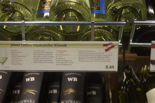 Zu welchem Gericht passt welcher Wein? Im neuen Supermarkt wird den Kunden hier Unterstützung geboten.