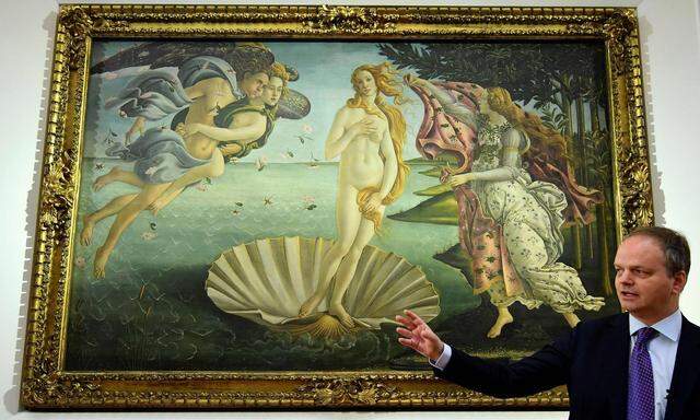 Eike Schmidt (* 1968), ebenfalls Elfenbeinspezialist wie seine Vorgängerin, Sabine Haag, vor einem Hauptwerk seiner bisherigen Wirkstätte, den Uffizien Florenz: Botticellis Geburt der Venus.