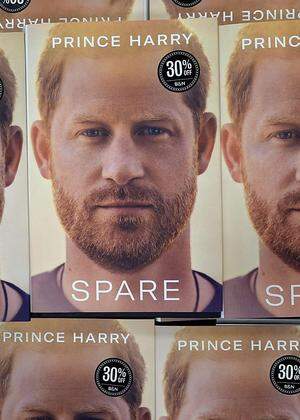 400.000 verkaufte Exemplare an nur einem halben Tag: Prinz Harrys Buch sorgt für Rekordumsätze.