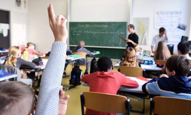 Zusammen mit regelmäßigen Corona-Tests und dem Tragen von Masken sei eine sichere Schule möglich, so die SPÖ. (Symbolbild)